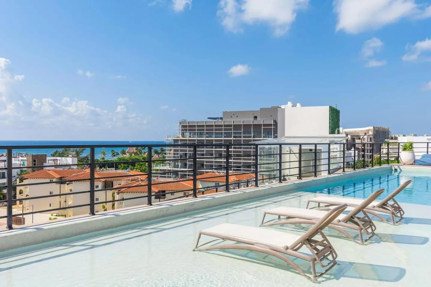 Amazing 1Br Penthouse With Private Rooftop Pool Playa del Carmen Apartment